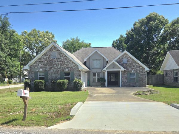 9822 Ana Hulu Street, Diamondhead, MS 39525