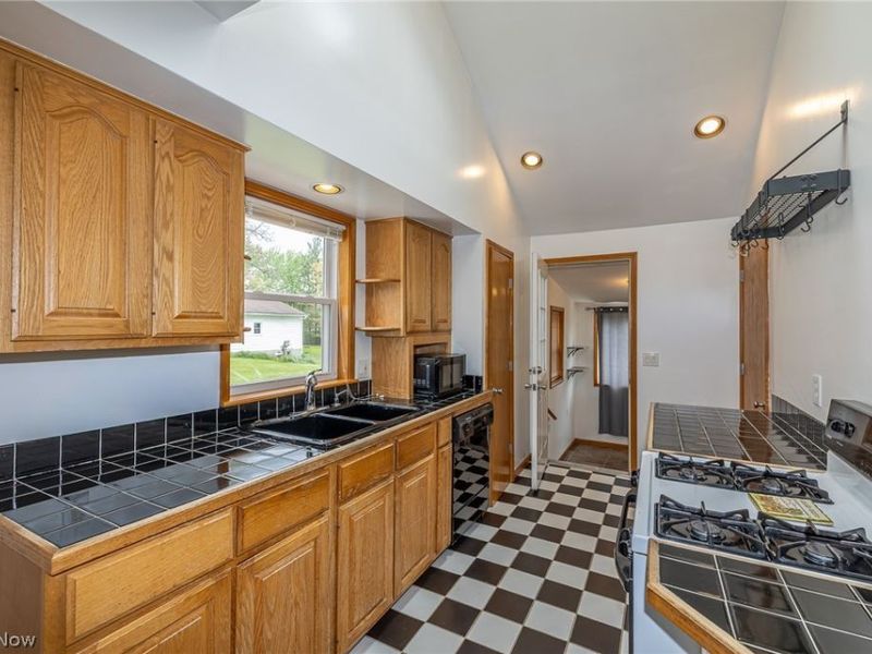 3957 Grafton Road, Brunswick, OH 44212 Photo 10