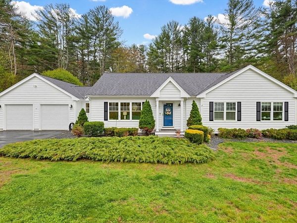 36 Brooks St, Upton, MA 01568