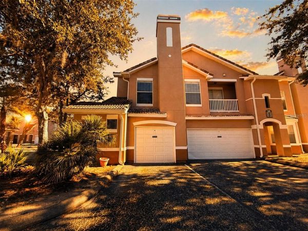 18105 VILLA CREEK DRIVE , TAMPA, FL 33647