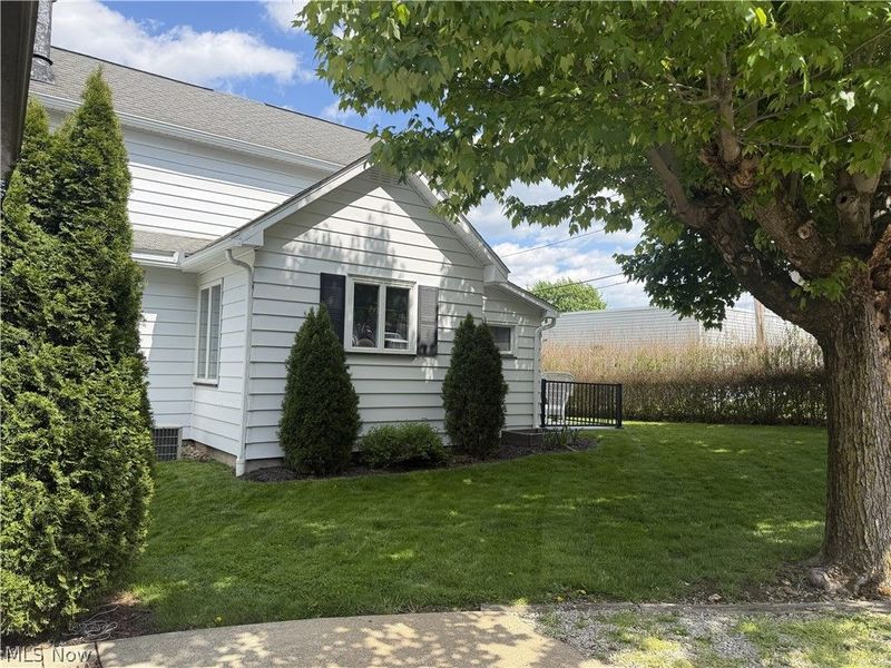 118 2nd Avenue NW, Beach City, OH 44608 Photo 4