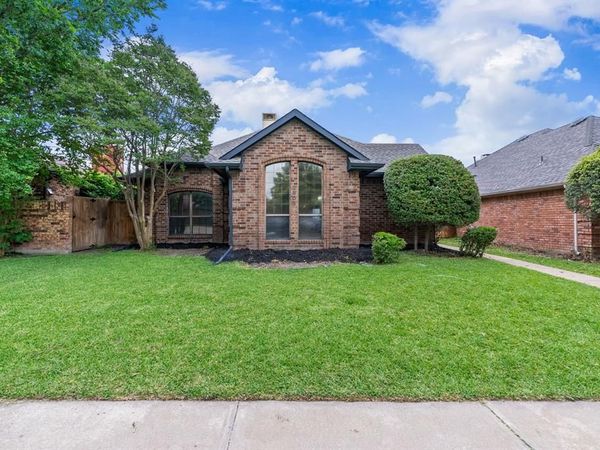 2805 Big Oaks Drive, Garland, TX 75044