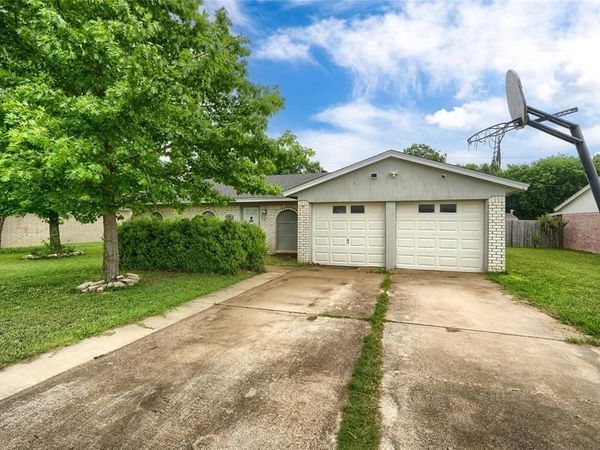 507 S Walnut Creek Drive, Mansfield, TX 76063