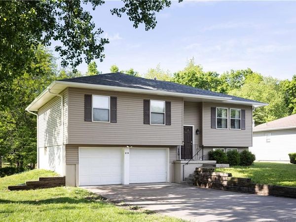 210 E Swisher Drive, Clinton, MO 64735