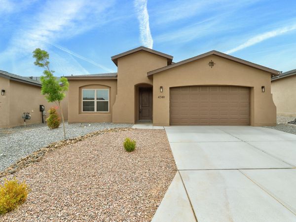 4749 Guadalupe Peak Street SW, Los Lunas, NM 87031