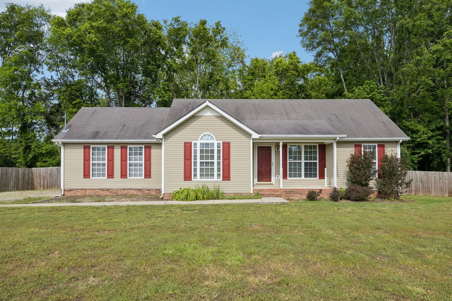 107 Bedford Ct, Murfreesboro, TN 37129 Main Photo