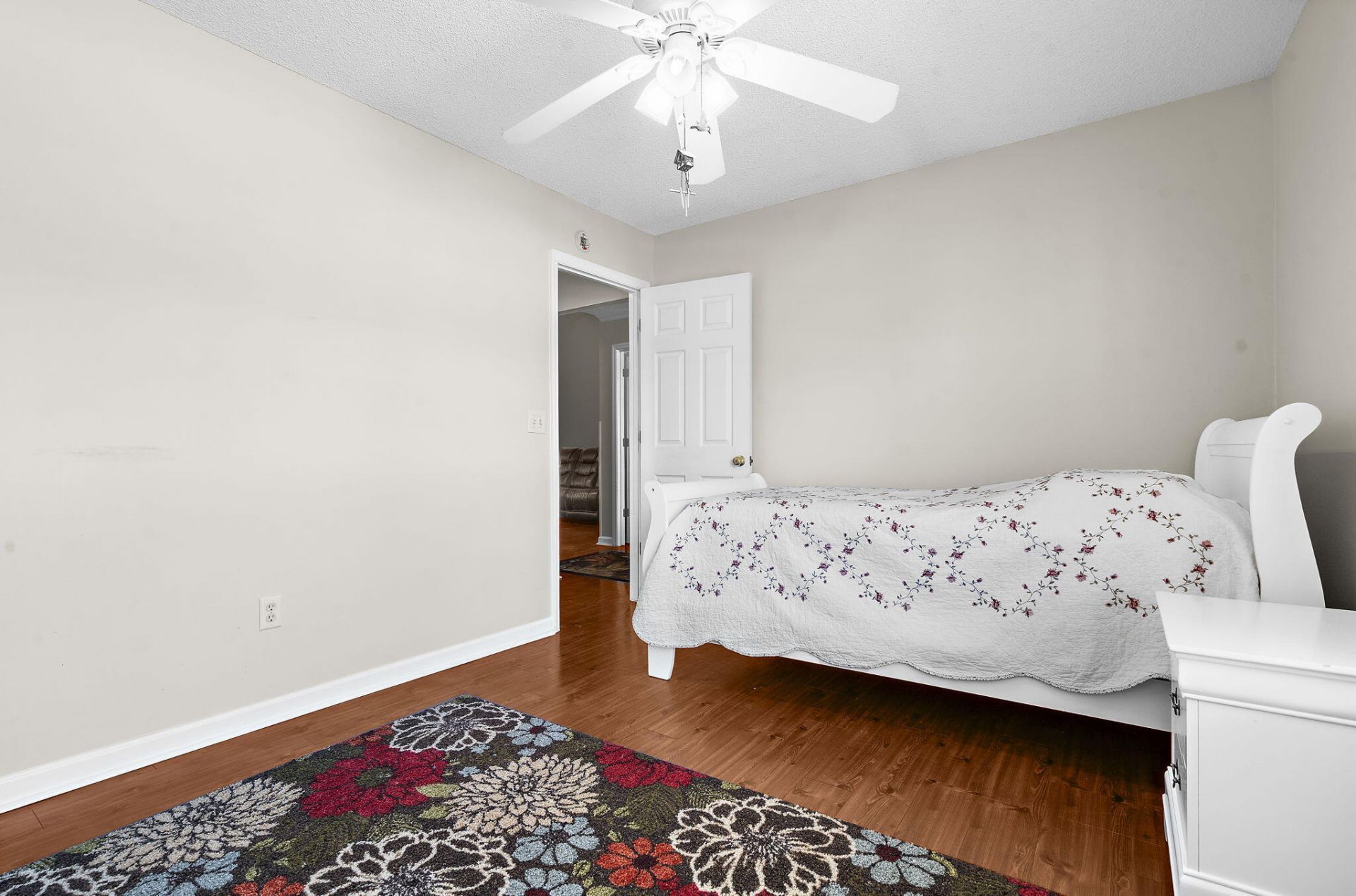 511 Stratton Court Photo 32