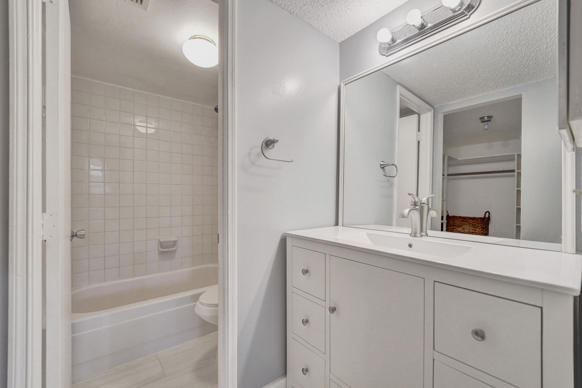 9470 Poinciana Place, Unit 308, Davie, FL 33324 Photo