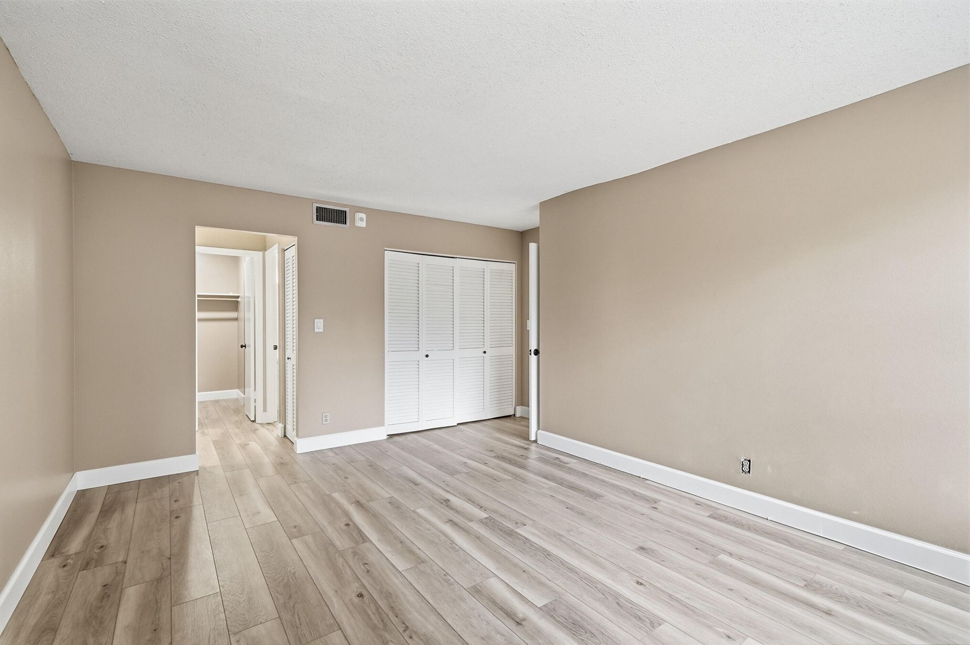 6903 Cypress Road, Unit B24, Plantation, FL 33317 Photo