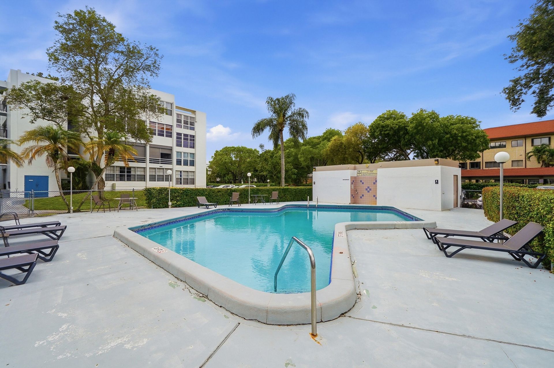 6903 Cypress Road, Unit B24, Plantation, FL 33317 Photo