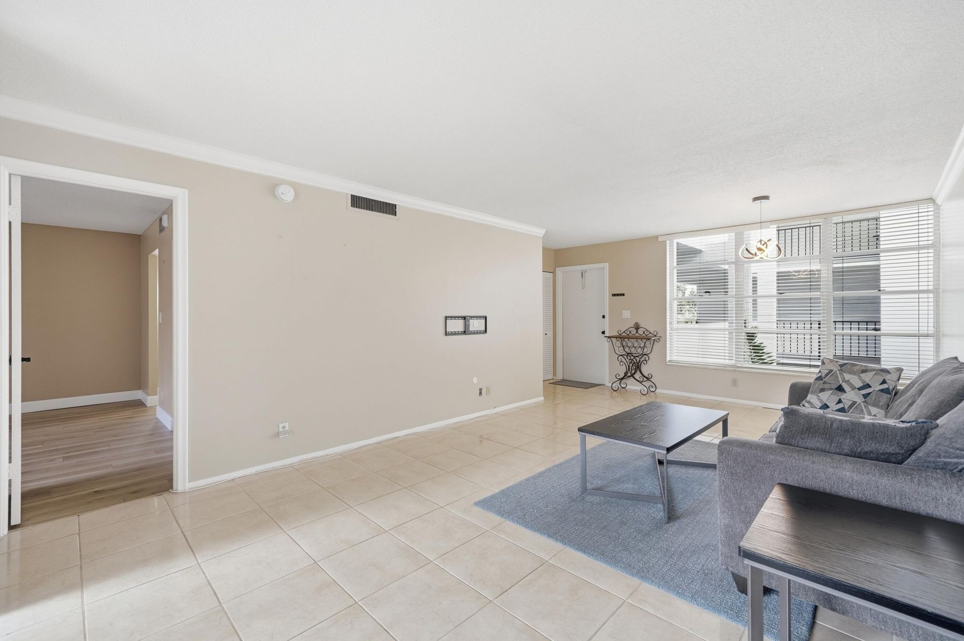 6903 Cypress Road, Unit B24, Plantation, FL 33317 Photo