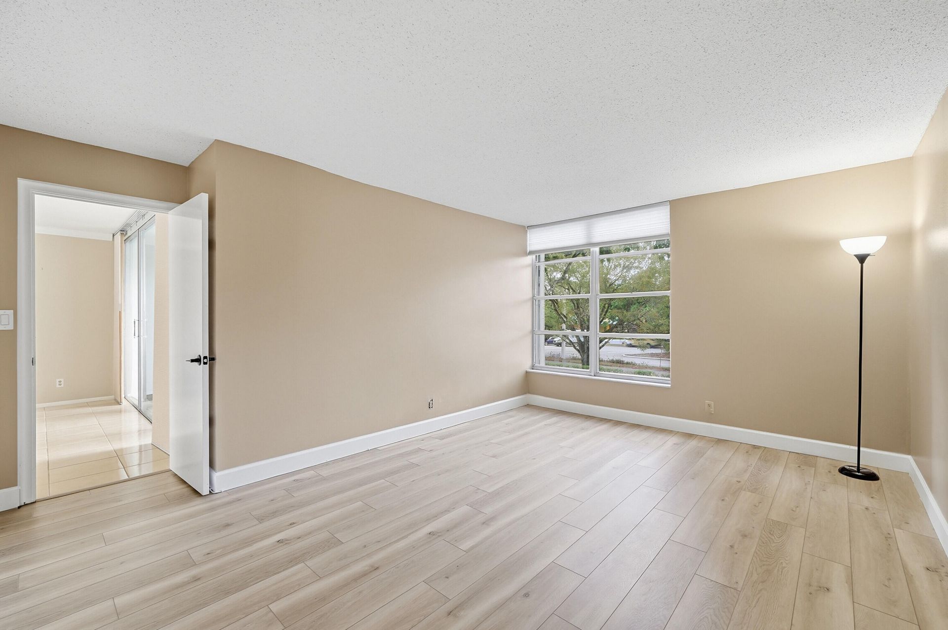 6903 Cypress Road, Unit B24, Plantation, FL 33317 Photo