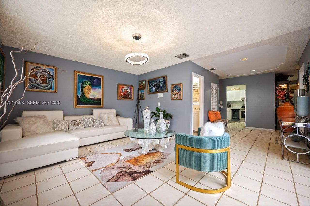4582 Holly Lake Dr, Lake Worth, FL 33463 Photo