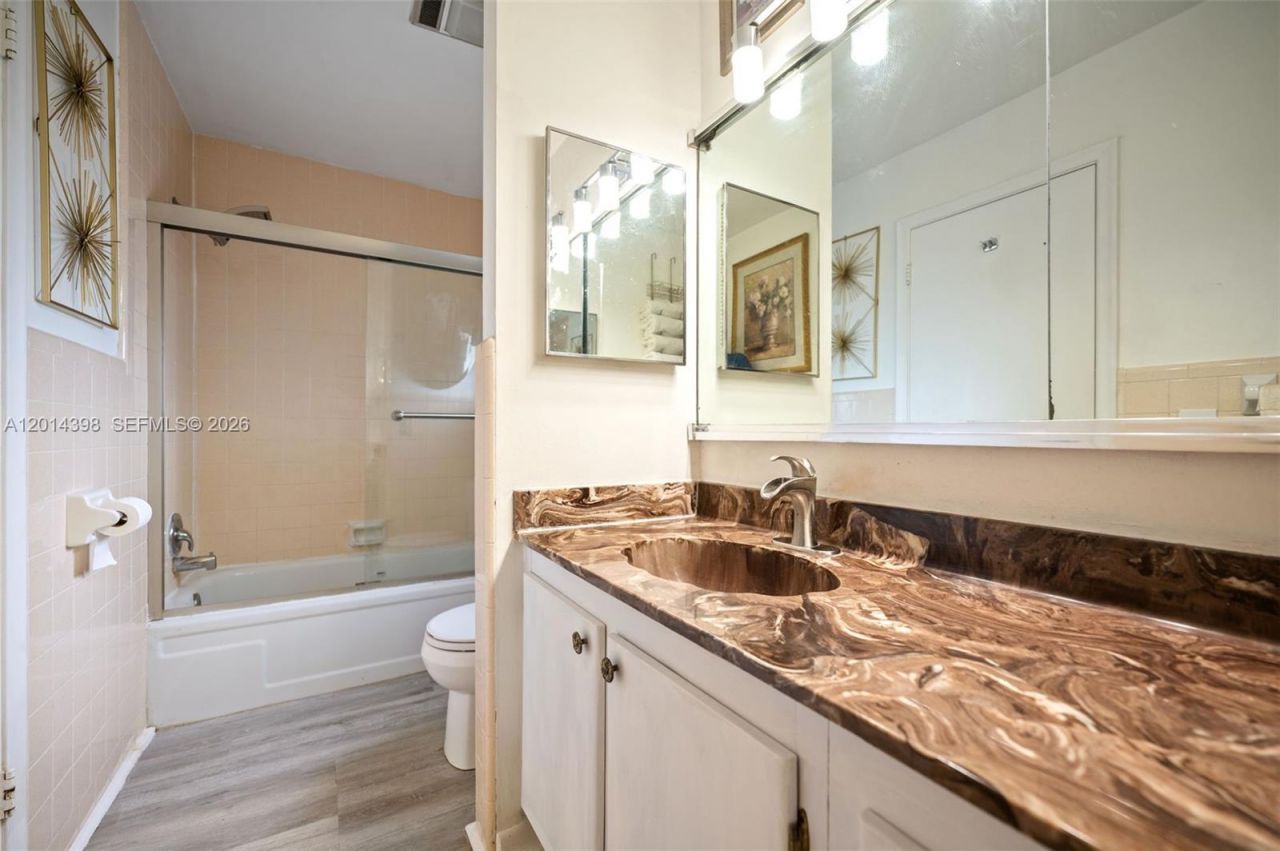 4582 Holly Lake Dr, Lake Worth, FL 33463 Photo