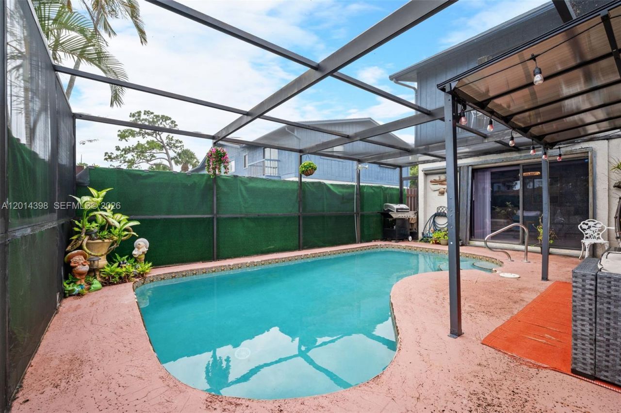 4582 Holly Lake Dr, Lake Worth, FL 33463 Photo