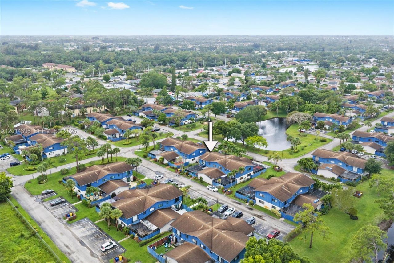 4582 Holly Lake Dr, Lake Worth, FL 33463 Photo
