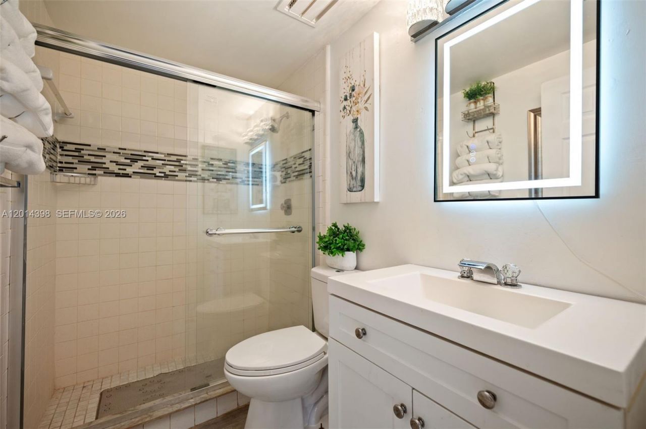 4582 Holly Lake Dr, Lake Worth, FL 33463 Photo