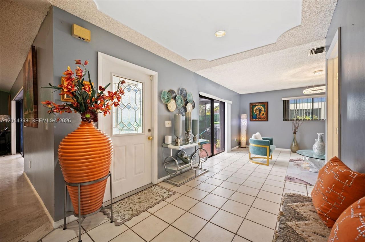 4582 Holly Lake Dr, Lake Worth, FL 33463 Photo