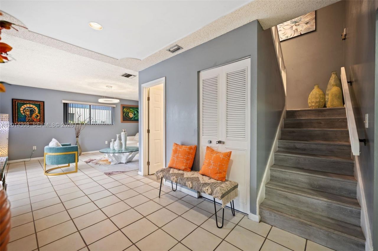 4582 Holly Lake Dr, Lake Worth, FL 33463 Photo