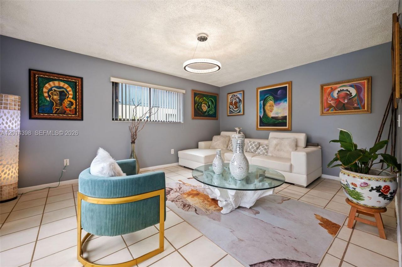 4582 Holly Lake Dr, Lake Worth, FL 33463 Photo