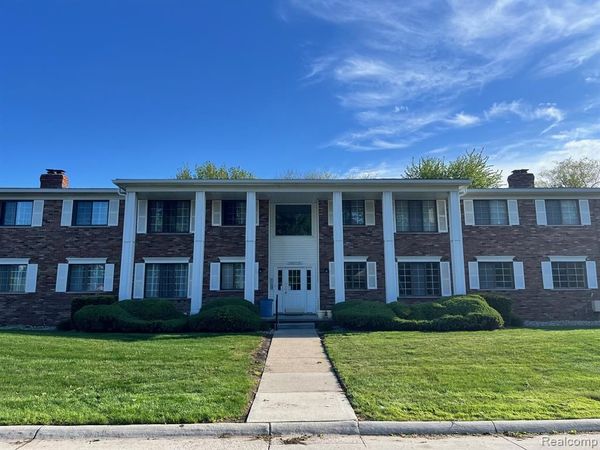 23025 Liberty Street , St. Clair Shores, MI 48080