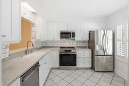 321 Lapwing Lane photo 4