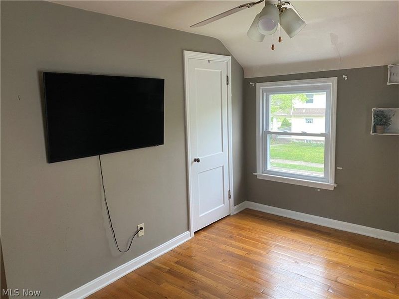 355 E Dresden Avenue, Akron, OH 44301 Photo 13
