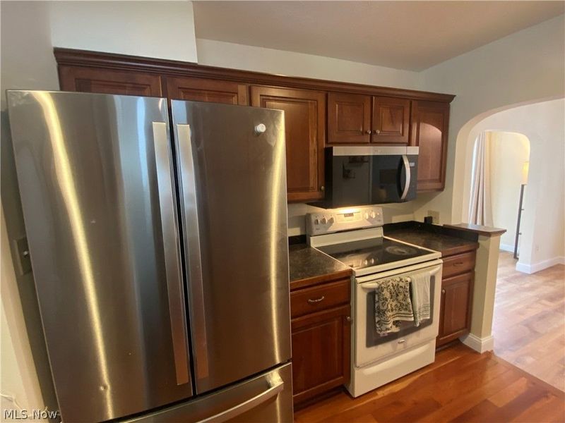 355 E Dresden Avenue, Akron, OH 44301 Photo 6