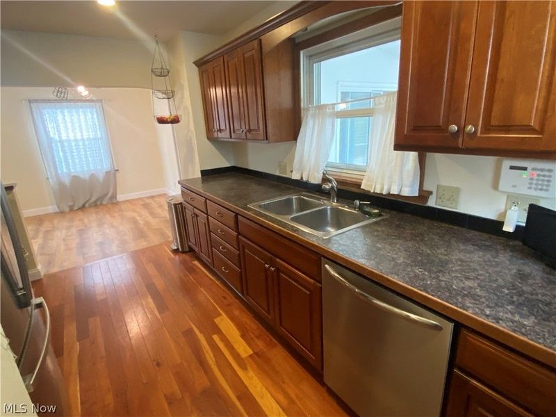 355 E Dresden Avenue, Akron, OH 44301 Photo 7