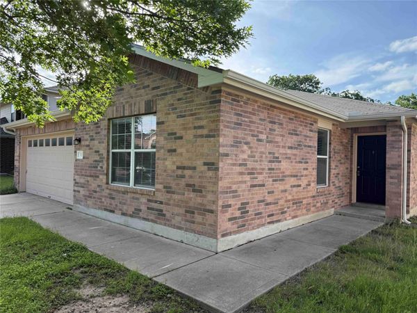 711 Camino Alto DR , Leander, TX 78641