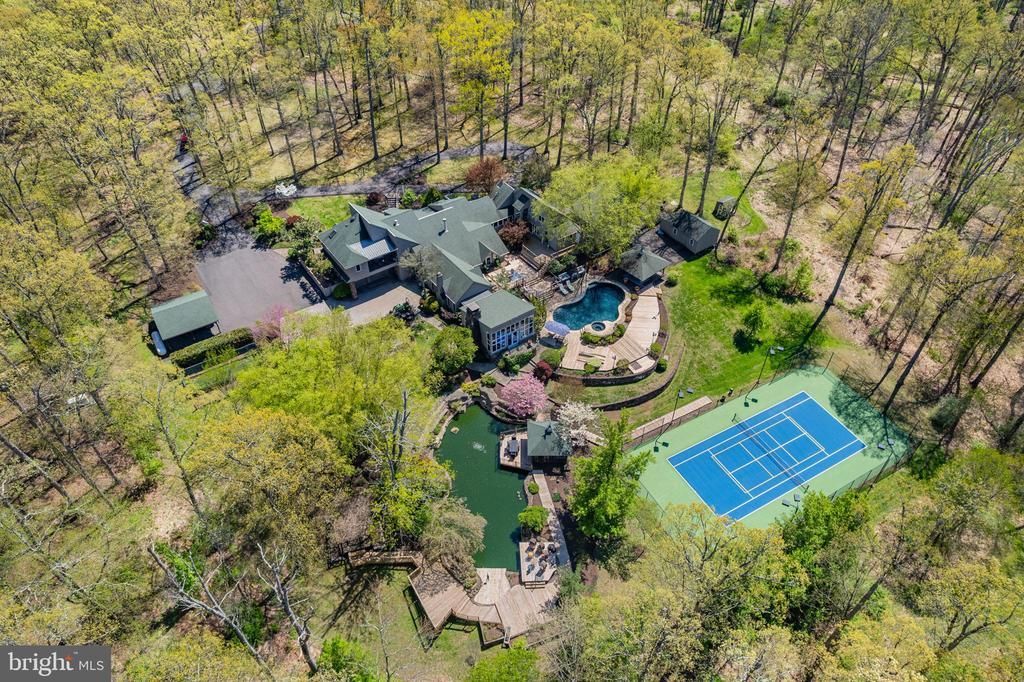 2094 AQUETONG ROAD, NEW HOPE, PA 18938