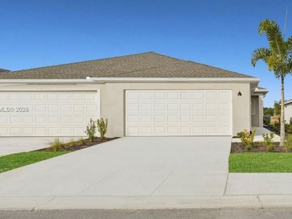 20511 Hazelnut Ct S , Unit 20511, Lehigh Acres, FL 33936