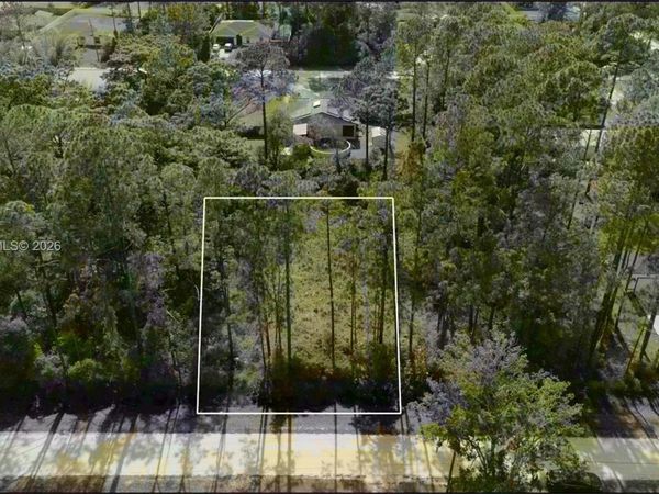 2124 E PARKWAY, Deland, FL 32724