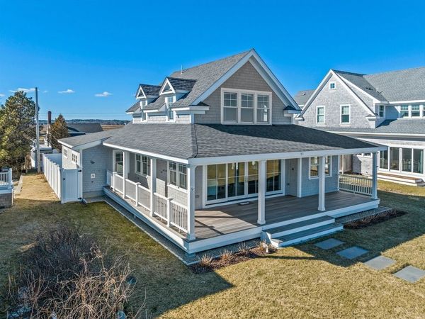 61 Gurnet Rd, Duxbury, MA 02332