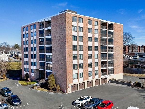 49 Melrose St, Unit 4B, Melrose, MA 02176