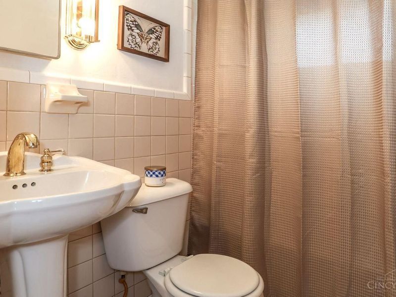 8613 Brent Drive, Springfield Twp., OH 45231 Photo 16