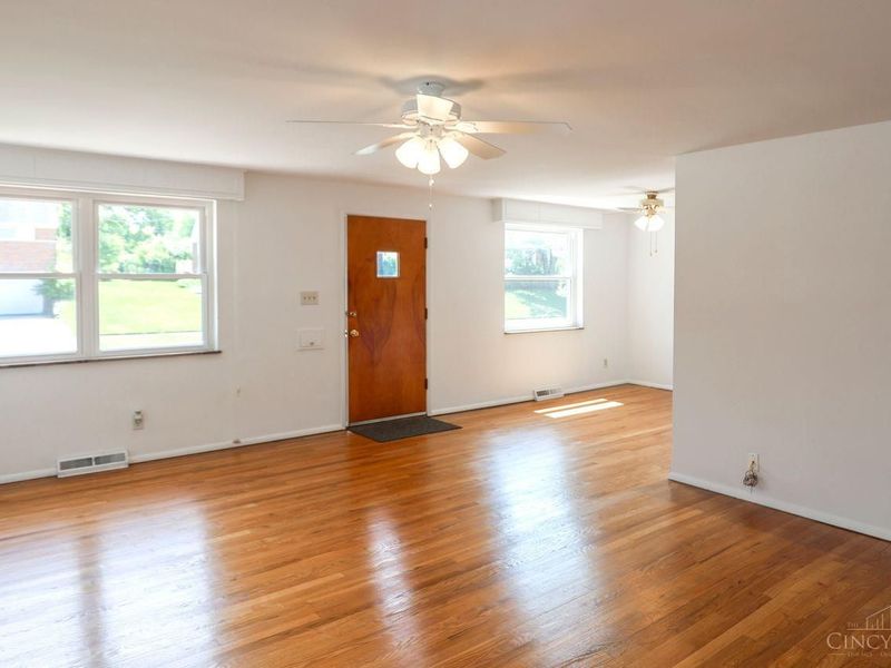 8613 Brent Drive, Springfield Twp., OH 45231 Photo 5