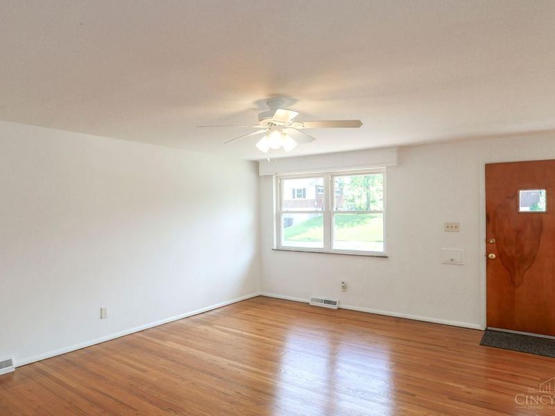 8613 Brent Drive, Springfield Twp., OH 45231 Photo 7