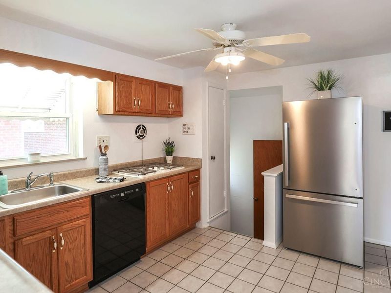 8613 Brent Drive, Springfield Twp., OH 45231 Photo 8