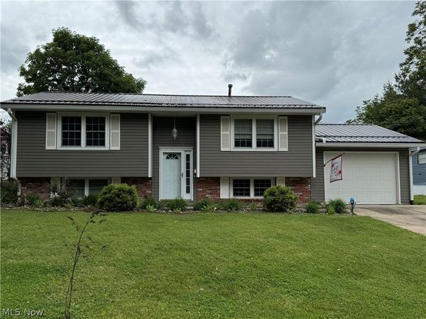 106 Oakview Drive , Marietta, OH 45750