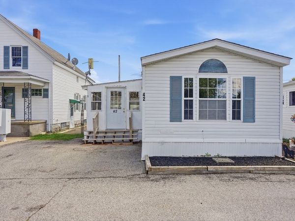 548 Kenyon Ave, Unit 42, Attleboro, MA 02703