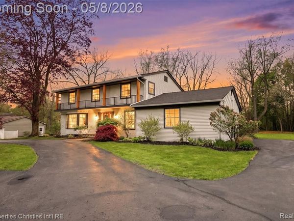 2343 Eastways Road , Bloomfield Hills, MI 48304