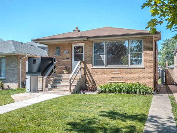 7706 Mobile Avenue , Burbank, IL 60459