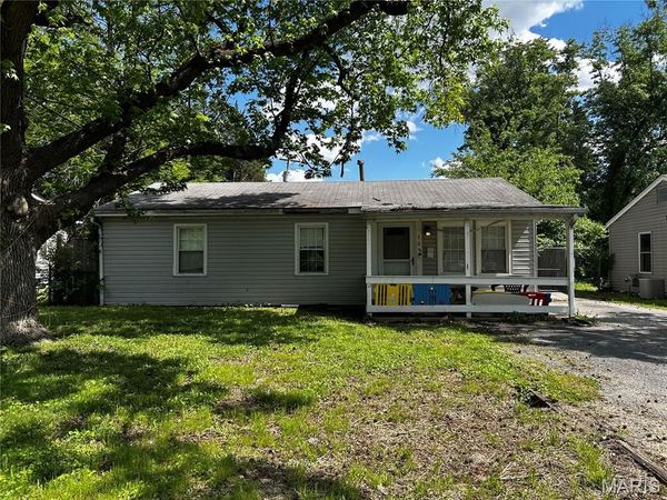 508 Saint James Drive , Cahokia, IL 62206