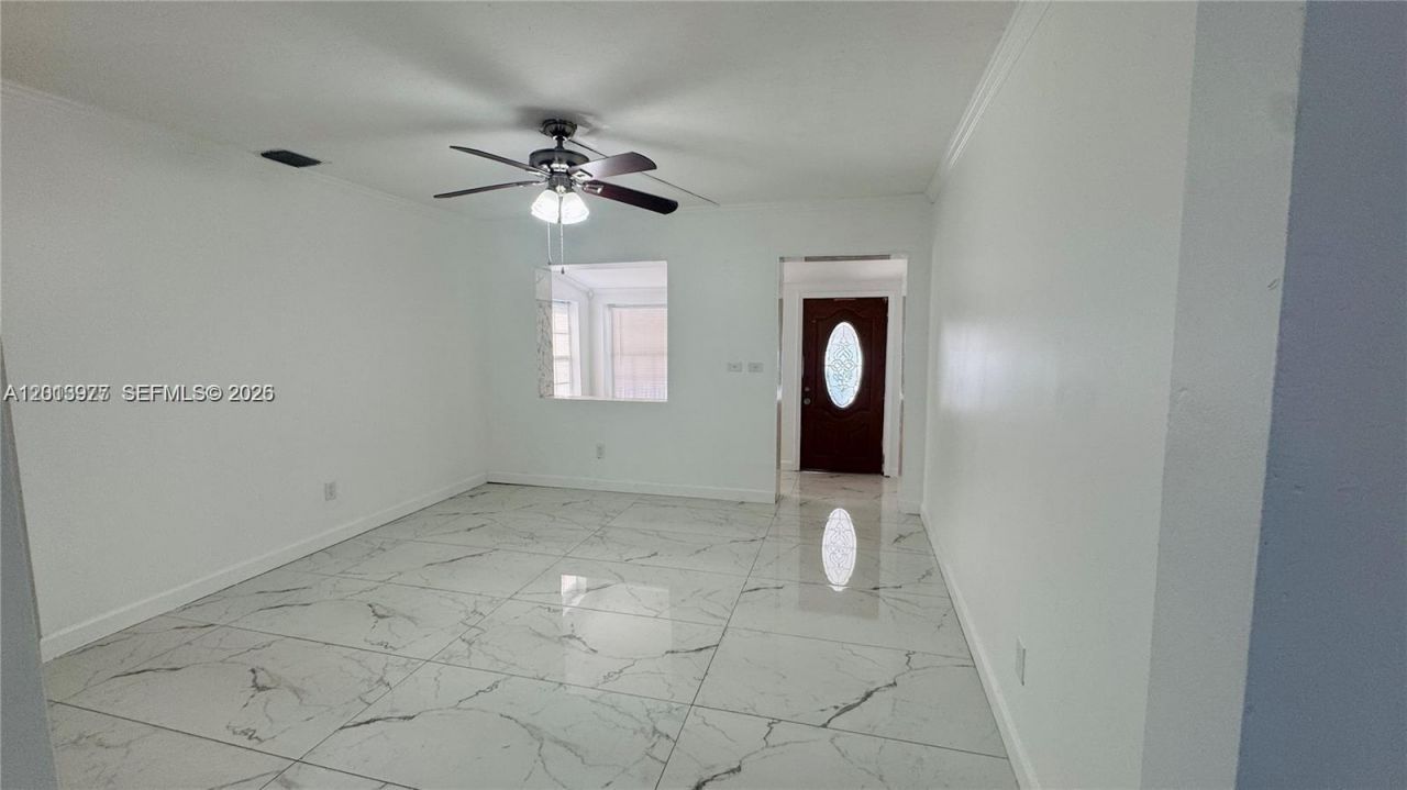 2731 NW 100th St, Unit A, Miami, FL 33147 Photo