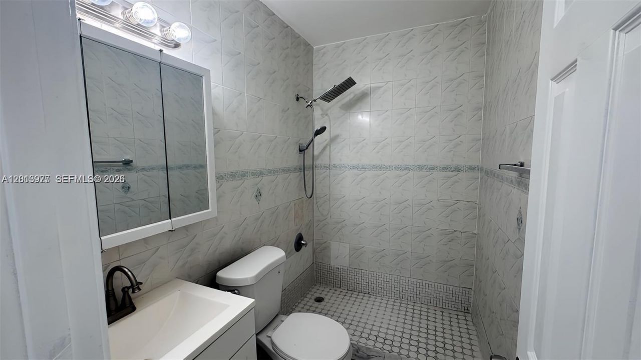 2731 NW 100th St, Unit A, Miami, FL 33147 Photo
