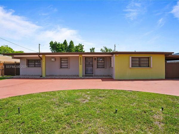 9930 SW 40th Ter , Miami, FL 33165