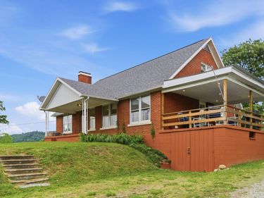 5029 S Highway 379 , Jamestown, KY 42629