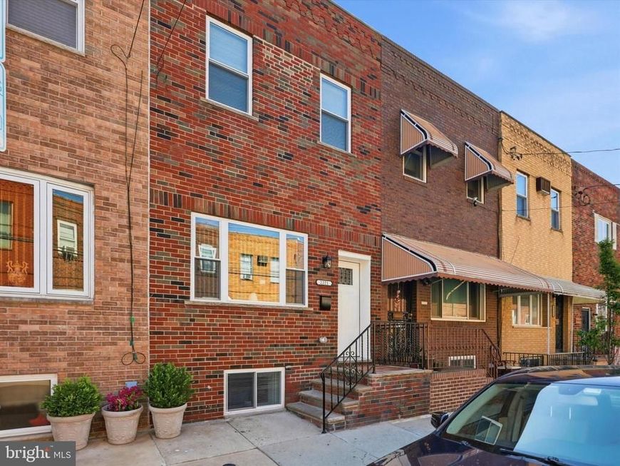 2221 S 13th Street, Philadelphia, PA 19148 Main Photo