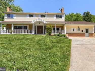 6100 DRIFTWOOD DRIVE, HARRISBURG, PA 17111